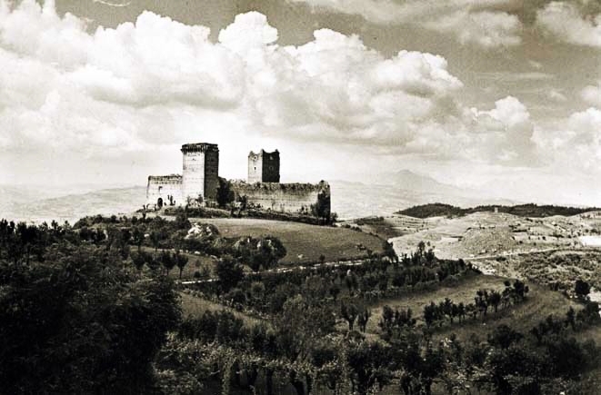 Montecchio Maggiore : un colle due castelli